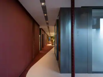 沿着红墙遇见交流 · 实景照片