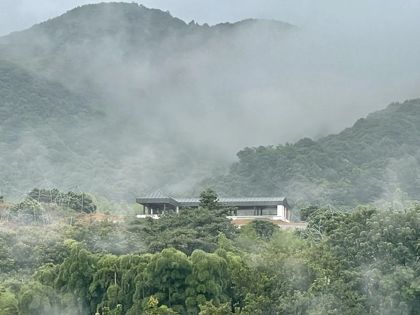 打开一整面窗看山 · 实景照片 · 空间细节