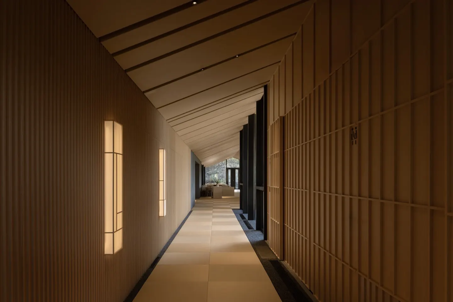 沿着山谷走进餐厅 · 实景照片 · 空间细节