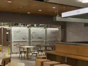 用简单线条安排短暂停留 · 实景照片
