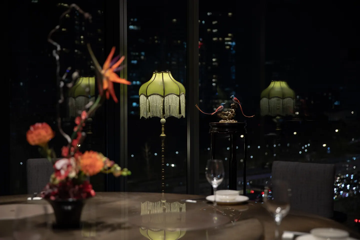朱红与木雕之间的餐厅 · 实景照片 · 空间细节