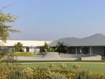 环抱草庭的明朗空间 · 实景照片