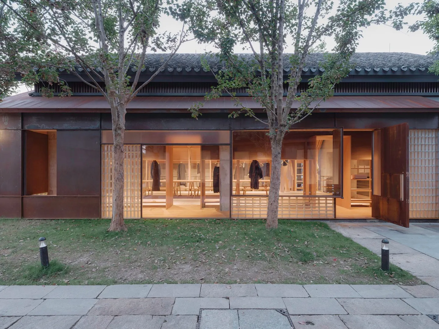 木屋与洞穴的织物展示 · 实景照片 · 空间细节