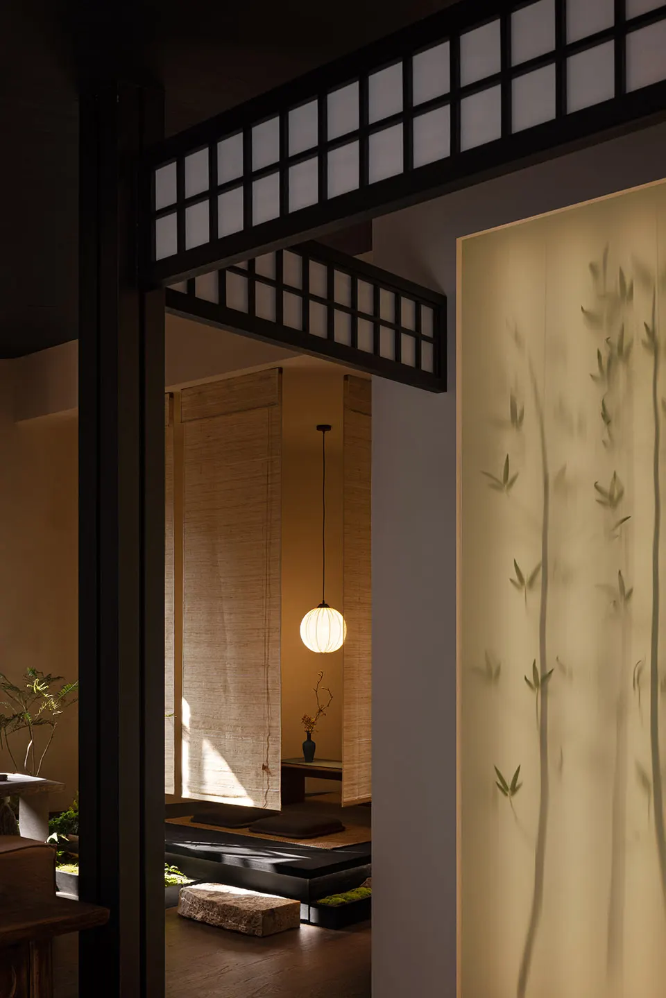 老屋游廊中的茶与展陈 · 实景照片 · 空间细节