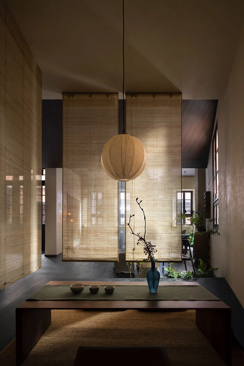 老屋游廊中的茶与展陈 · 实景照片 · 空间细节