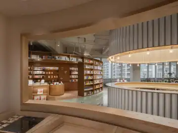 曲线泡泡串联的生活集合店 · 实景照片