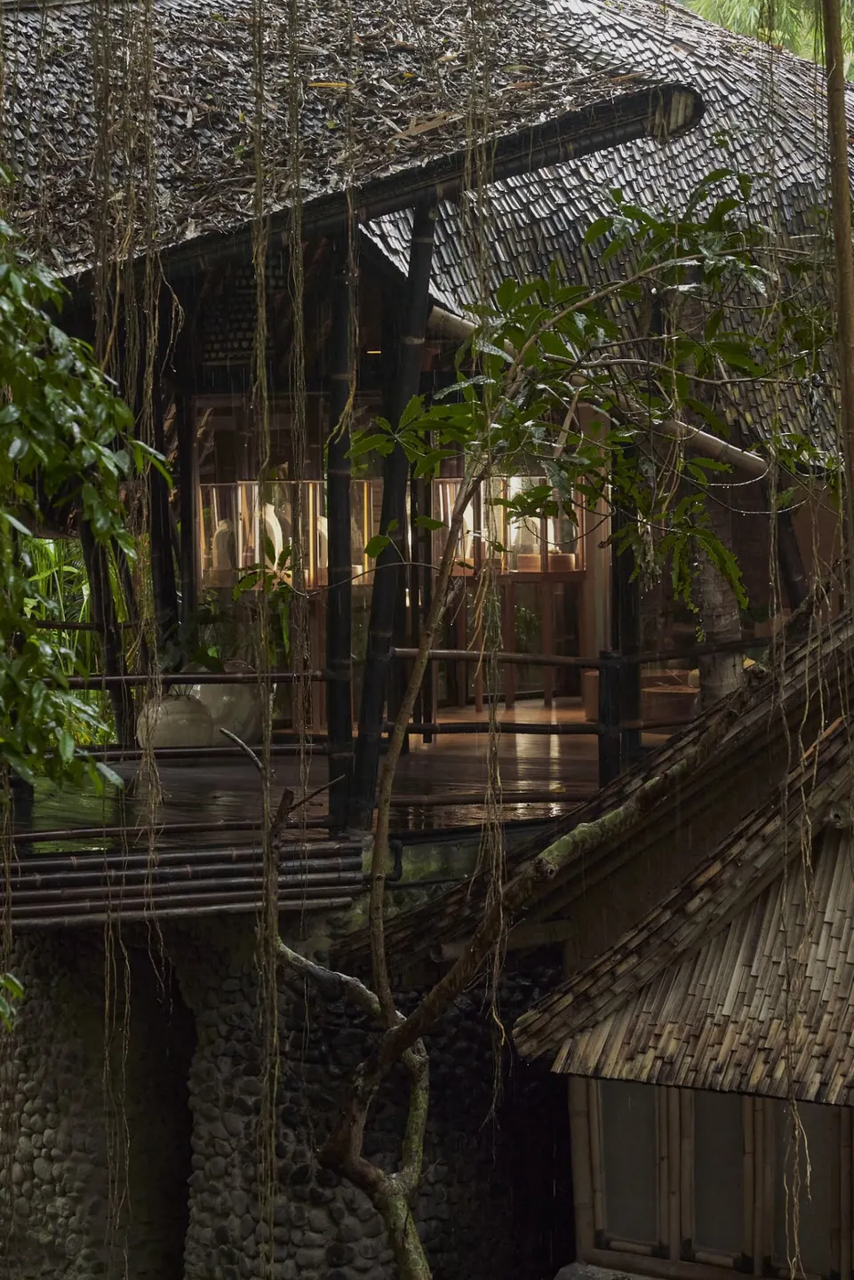 竹木屋架下的自然展示空间 · 实景照片 · 空间细节