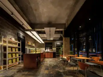 朴素木作里的街区面包店 · 实景照片