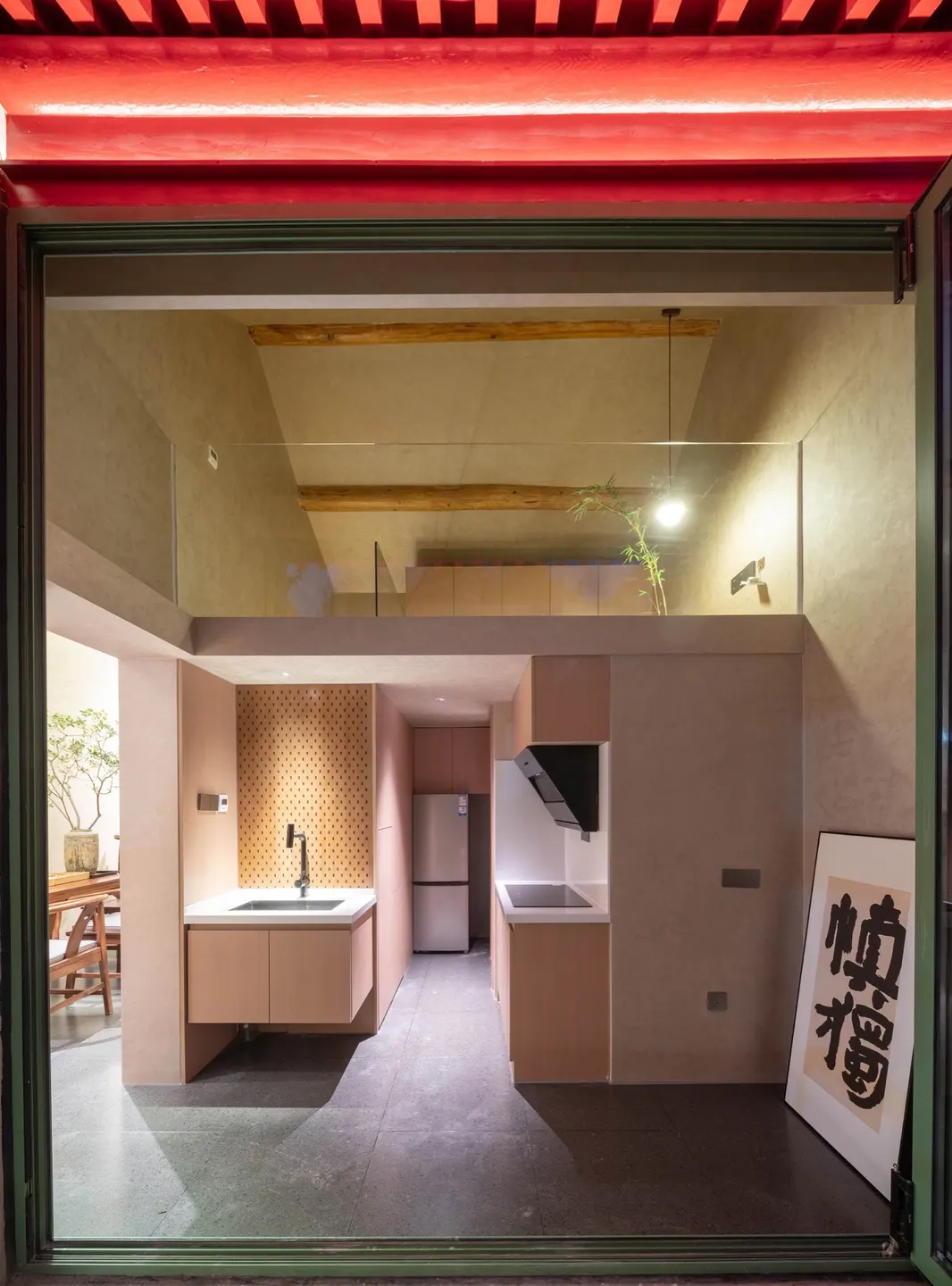 红色窗边的一处小院 · 实景照片 · 空间细节