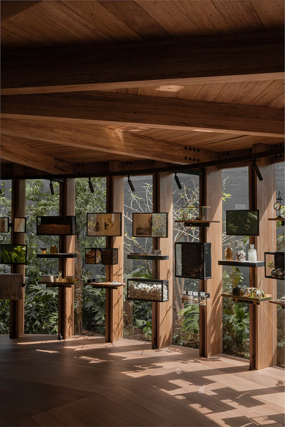 花园中缓缓展开的展亭 · 实景照片 · 空间细节