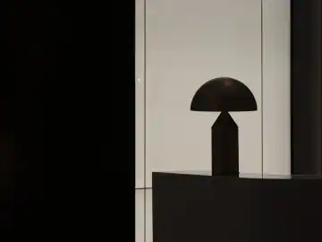 弧线和暖光里的休憩 · 实景照片