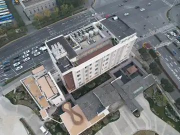 沿着廊道住进一座园 · 实景照片