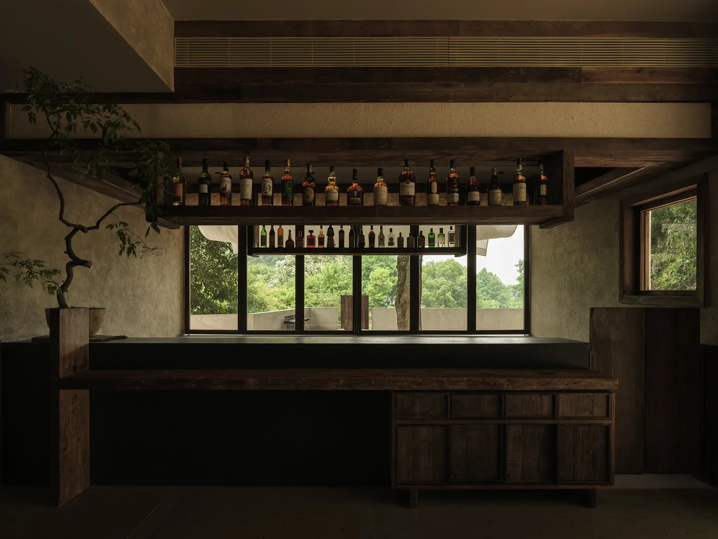 木窗里框住的一片绿 · 实景照片 · 空间细节