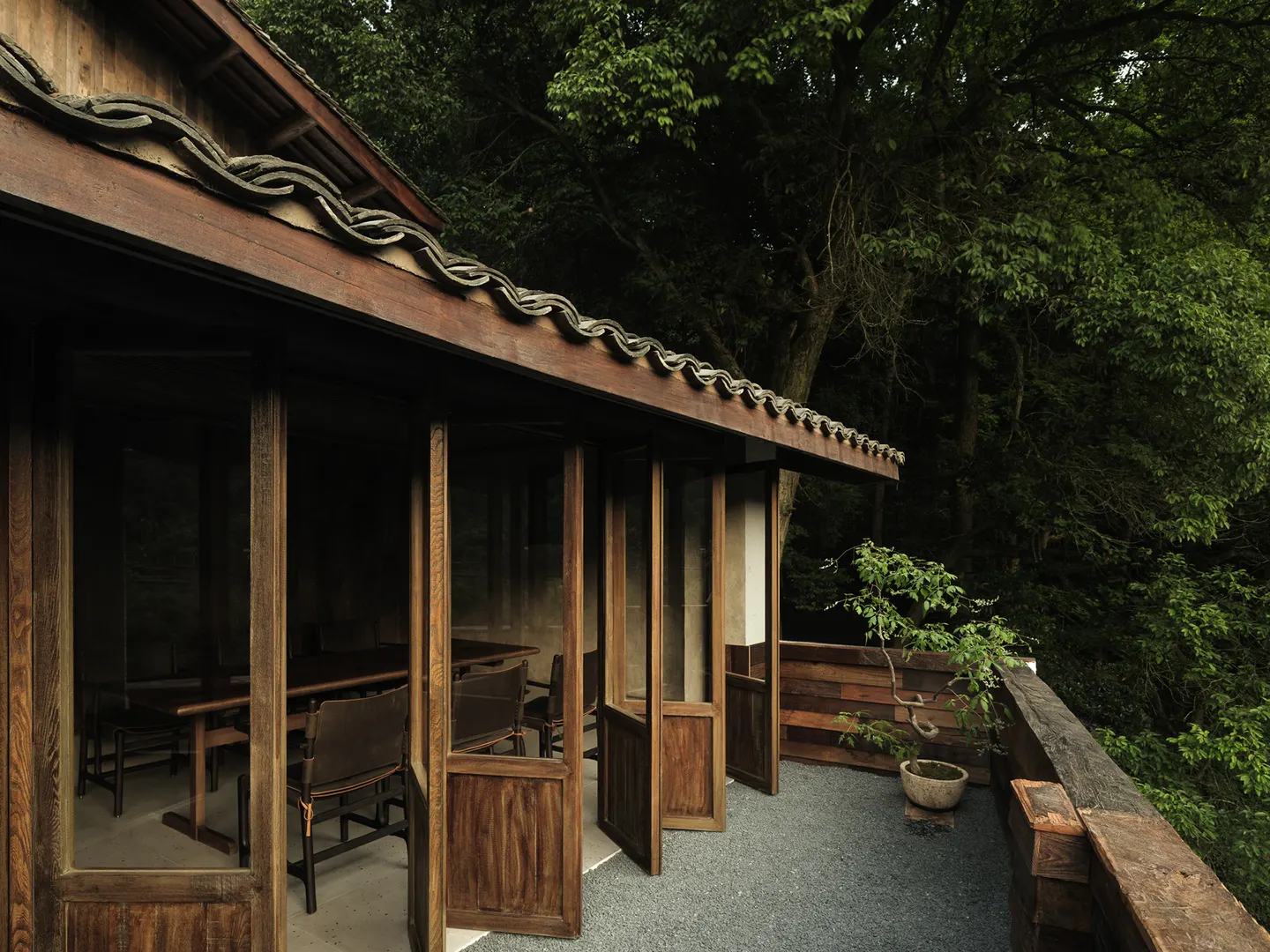 木窗里框住的一片绿 · 实景照片 · 空间细节