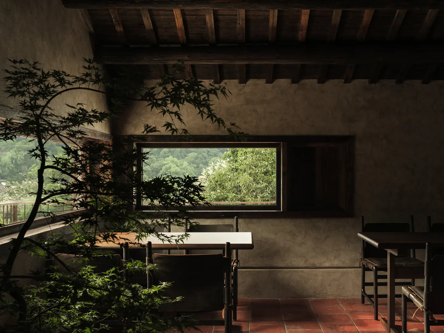 木窗里框住的一片绿 · 实景照片 · 空间细节