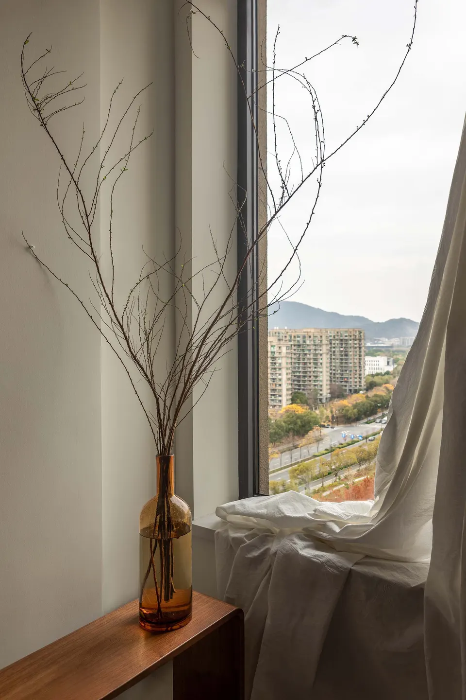 奶白与深灰的安静日常 · 实景照片 · 空间细节